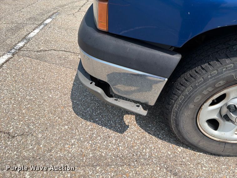 image for item FH6308 2004 Chevrolet Silverado 1500 pickup truck