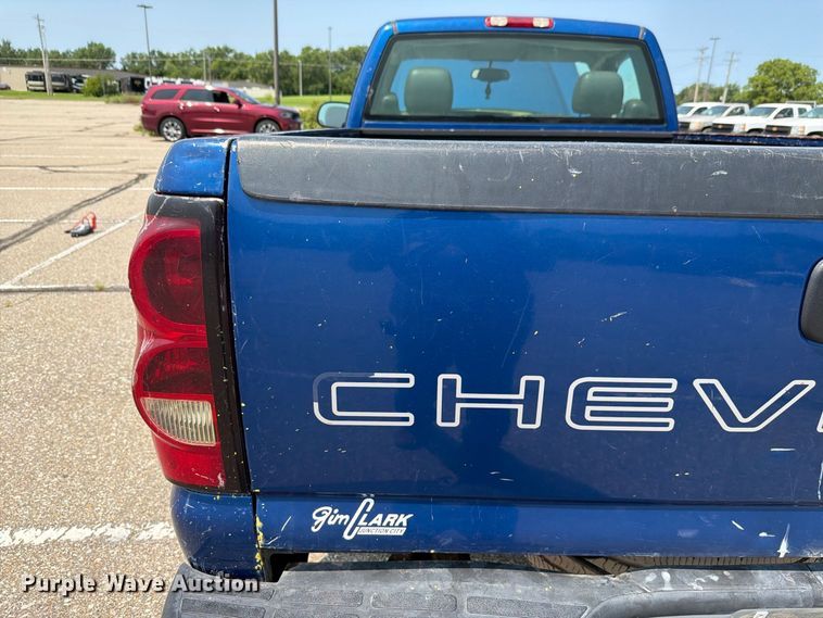 image for item FH6308 2004 Chevrolet Silverado 1500 pickup truck
