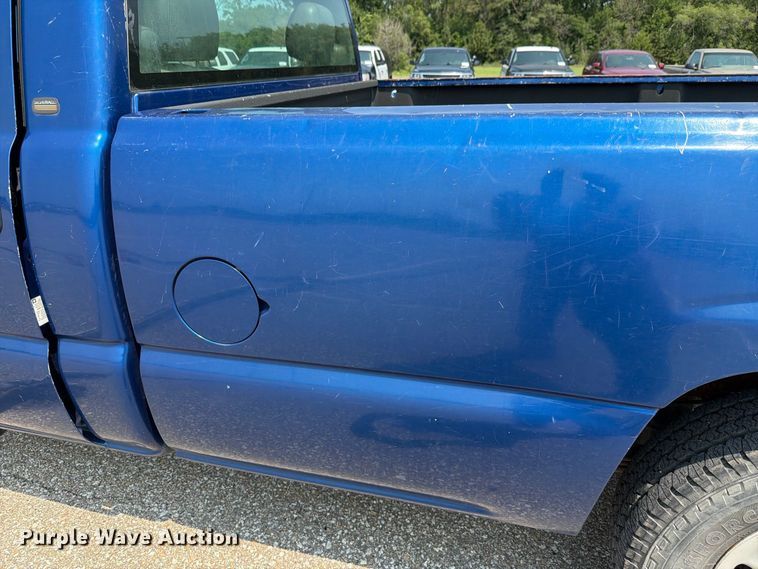 image for item FH6308 2004 Chevrolet Silverado 1500 pickup truck