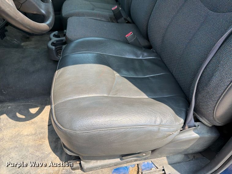 image for item FH6308 2004 Chevrolet Silverado 1500 pickup truck