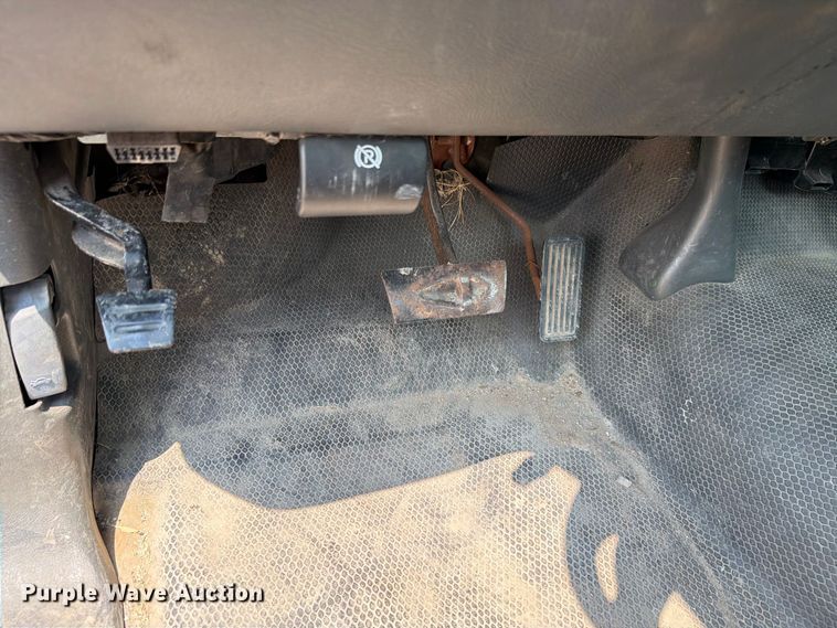 image for item FH6308 2004 Chevrolet Silverado 1500 pickup truck