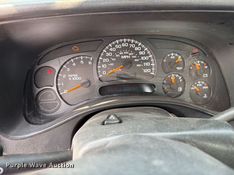 image for item FH6308 2004 Chevrolet Silverado 1500 pickup truck