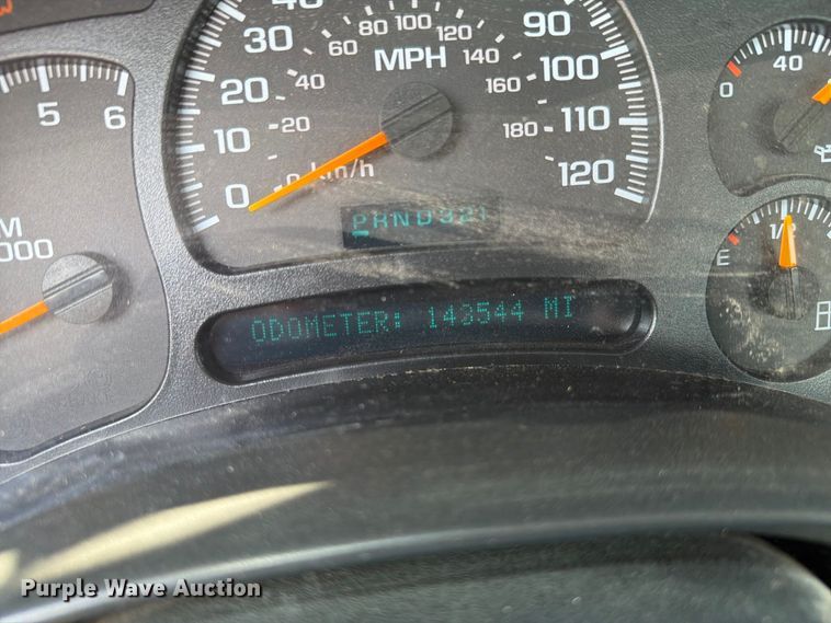 image for item FH6308 2004 Chevrolet Silverado 1500 pickup truck