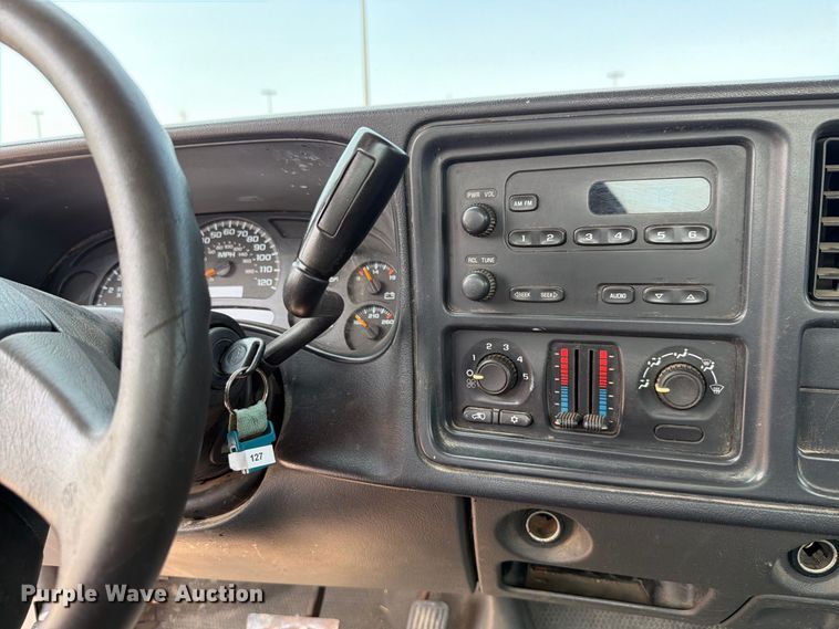 image for item FH6308 2004 Chevrolet Silverado 1500 pickup truck