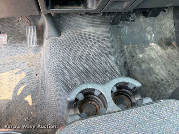 image for item FH6308 2004 Chevrolet Silverado 1500 pickup truck