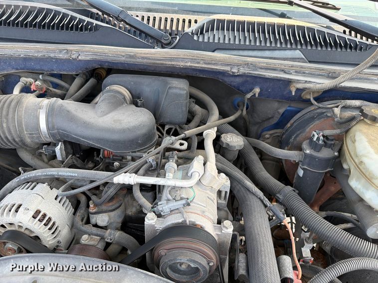 image for item FH6308 2004 Chevrolet Silverado 1500 pickup truck