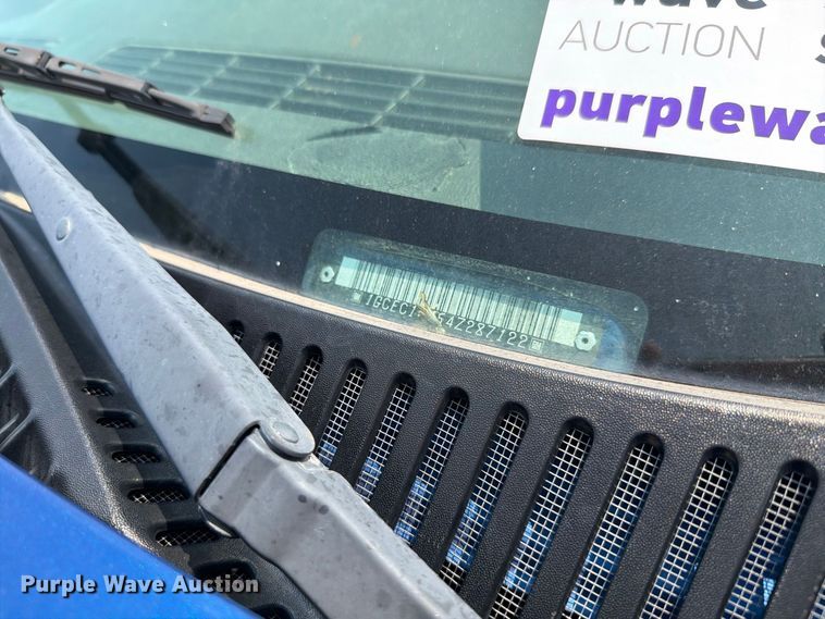 image for item FH6308 2004 Chevrolet Silverado 1500 pickup truck