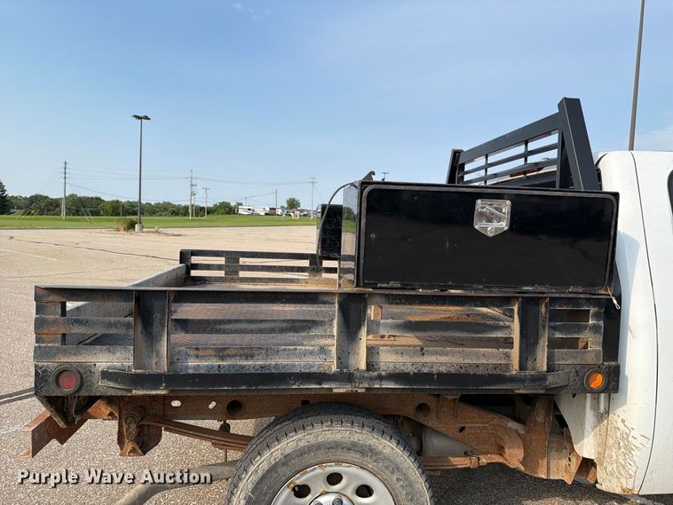 image for item FH6314 2013 Chevrolet Silverado 1500 Ext. Cab flatbed pickup truck