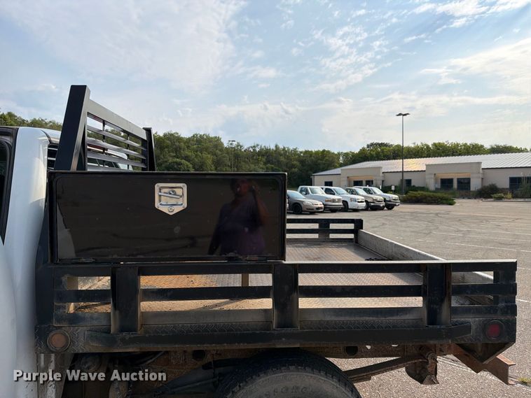 image for item FH6314 2013 Chevrolet Silverado 1500 Ext. Cab flatbed pickup truck