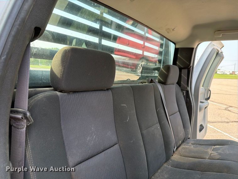 image for item FH6314 2013 Chevrolet Silverado 1500 Ext. Cab flatbed pickup truck