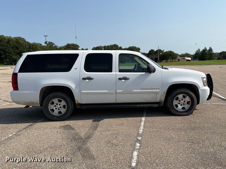 image for item FH6322 2007 Chevrolet Suburban 1500 LS SUV