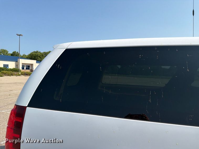 image for item FH6322 2007 Chevrolet Suburban 1500 LS SUV