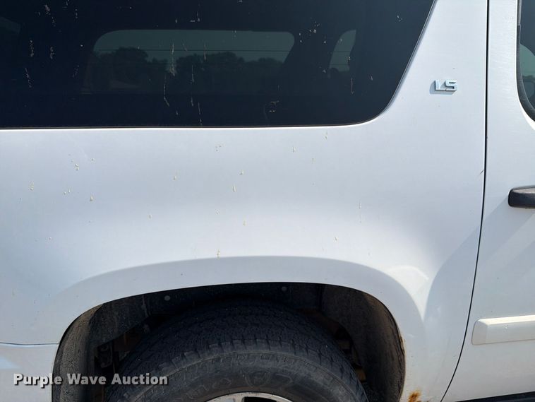 image for item FH6322 2007 Chevrolet Suburban 1500 LS SUV