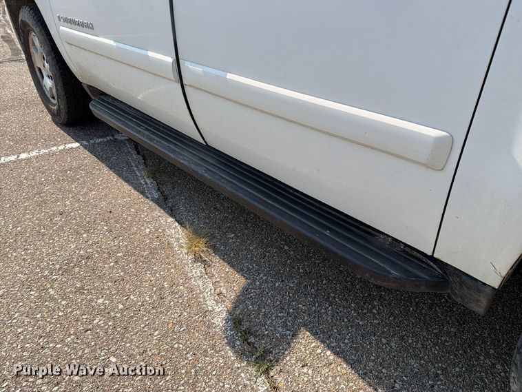 image for item FH6322 2007 Chevrolet Suburban 1500 LS SUV