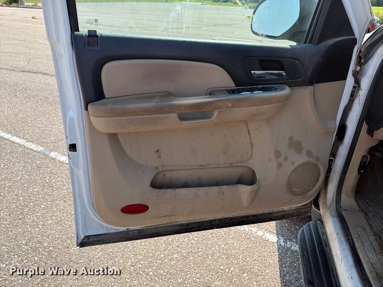 image for item FH6322 2007 Chevrolet Suburban 1500 LS SUV
