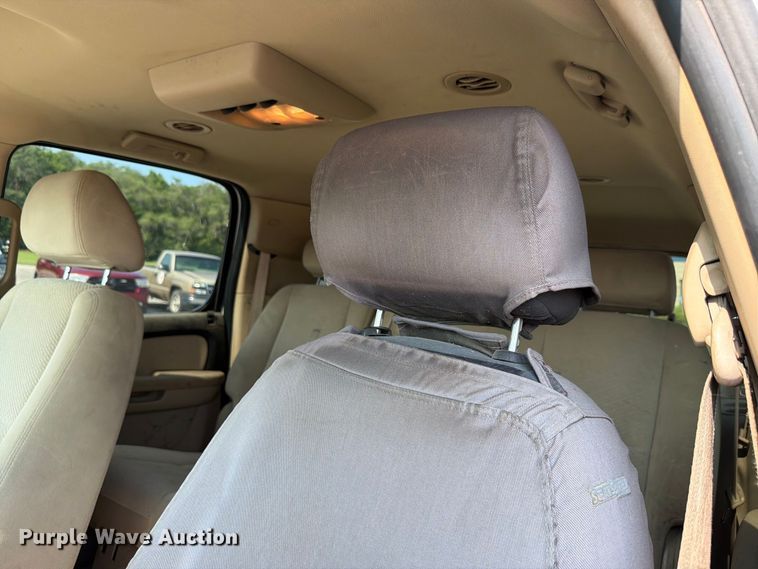 image for item FH6322 2007 Chevrolet Suburban 1500 LS SUV