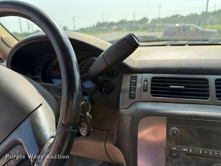 image for item FH6322 2007 Chevrolet Suburban 1500 LS SUV