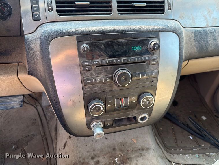 image for item FH6322 2007 Chevrolet Suburban 1500 LS SUV
