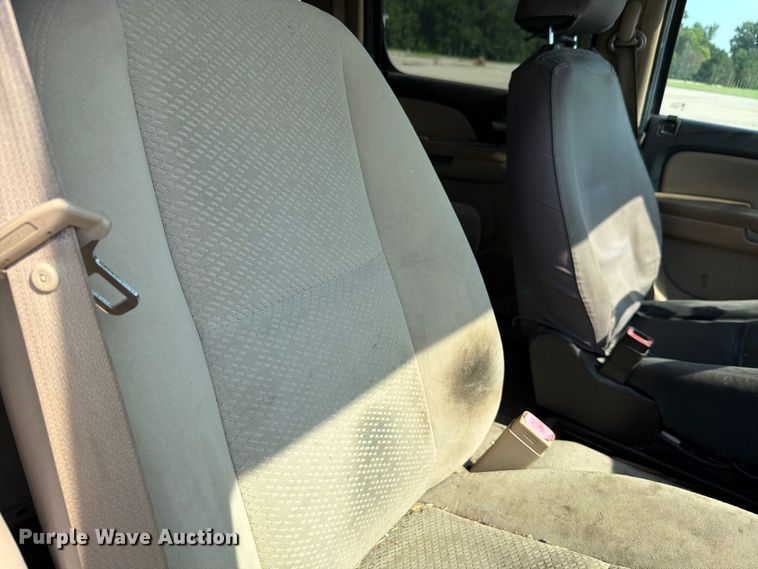 image for item FH6322 2007 Chevrolet Suburban 1500 LS SUV