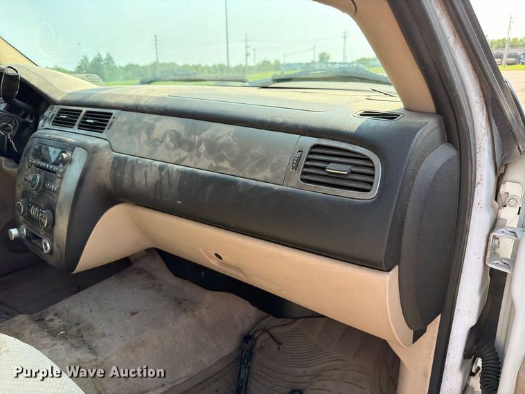 image for item FH6322 2007 Chevrolet Suburban 1500 LS SUV