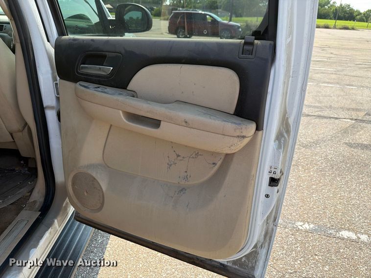image for item FH6322 2007 Chevrolet Suburban 1500 LS SUV