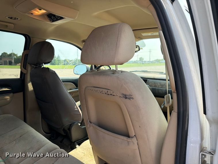 image for item FH6322 2007 Chevrolet Suburban 1500 LS SUV