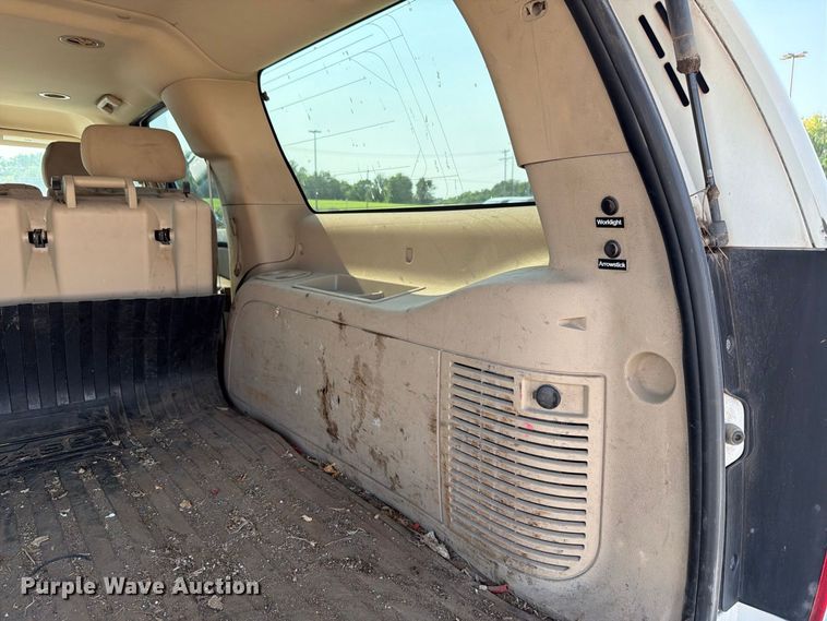image for item FH6322 2007 Chevrolet Suburban 1500 LS SUV