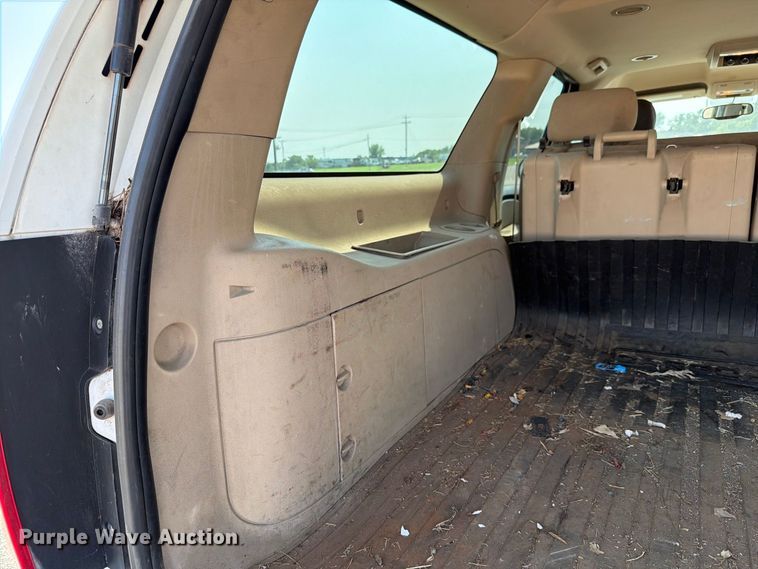 image for item FH6322 2007 Chevrolet Suburban 1500 LS SUV