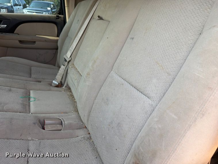 image for item FH6322 2007 Chevrolet Suburban 1500 LS SUV