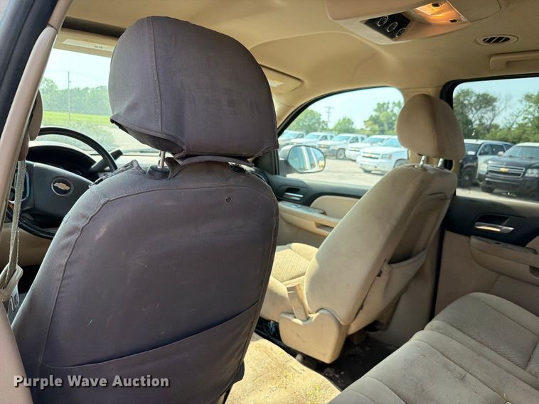image for item FH6322 2007 Chevrolet Suburban 1500 LS SUV