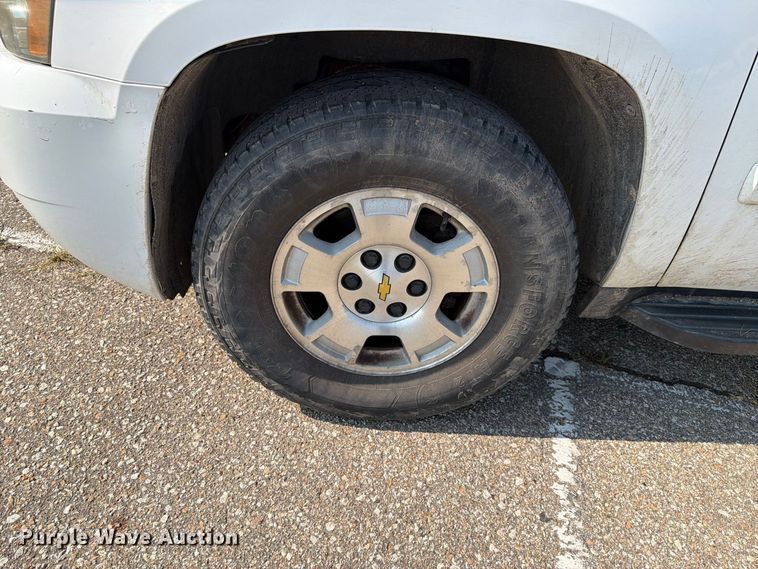 image for item FH6322 2007 Chevrolet Suburban 1500 LS SUV