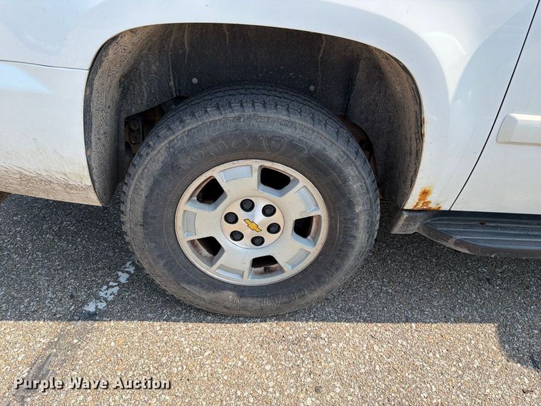 image for item FH6322 2007 Chevrolet Suburban 1500 LS SUV