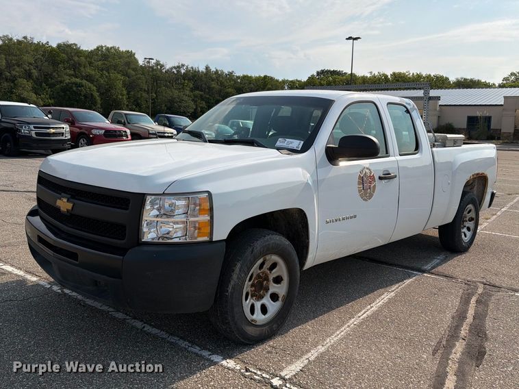 2013 Chevrolet Silverado 1500 Ext. Cab pickup truck