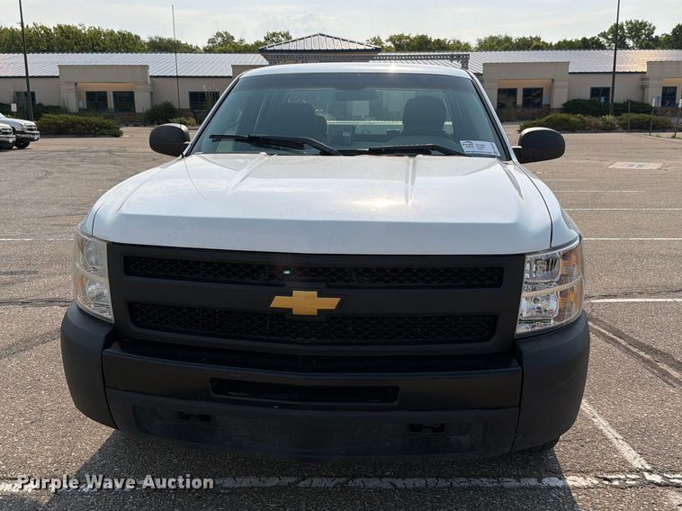 image for item FH6323 2013 Chevrolet Silverado 1500 Ext. Cab pickup truck