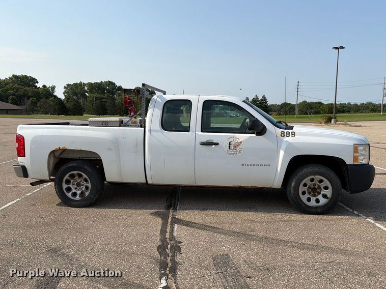 image for item FH6323 2013 Chevrolet Silverado 1500 Ext. Cab pickup truck