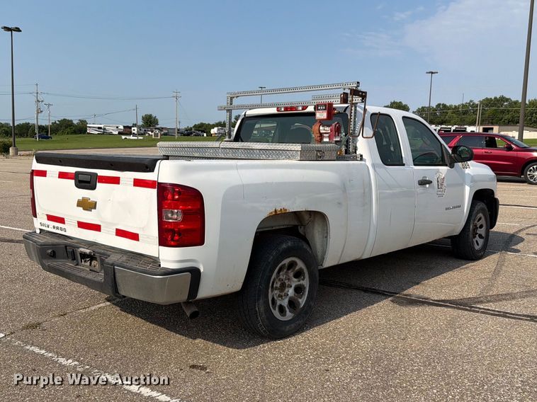 image for item FH6323 2013 Chevrolet Silverado 1500 Ext. Cab pickup truck