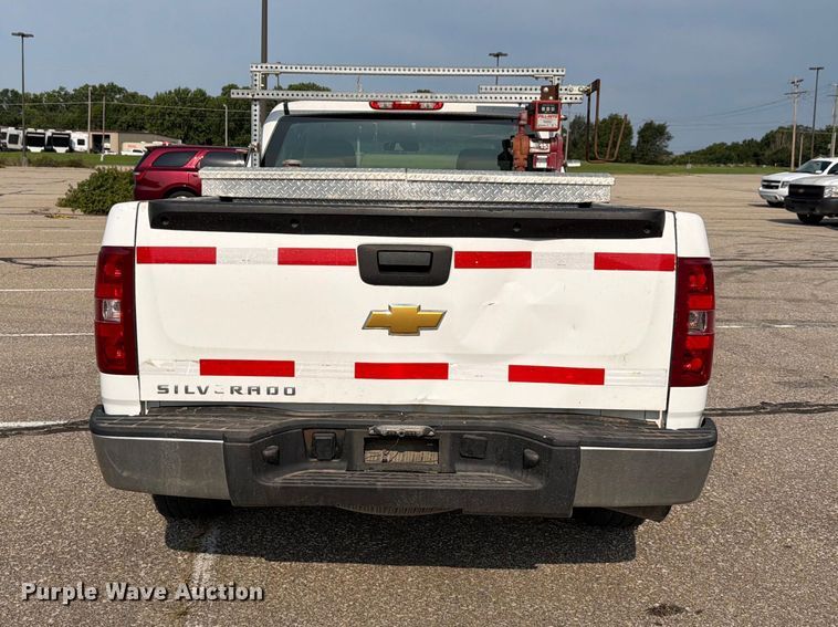 image for item FH6323 2013 Chevrolet Silverado 1500 Ext. Cab pickup truck