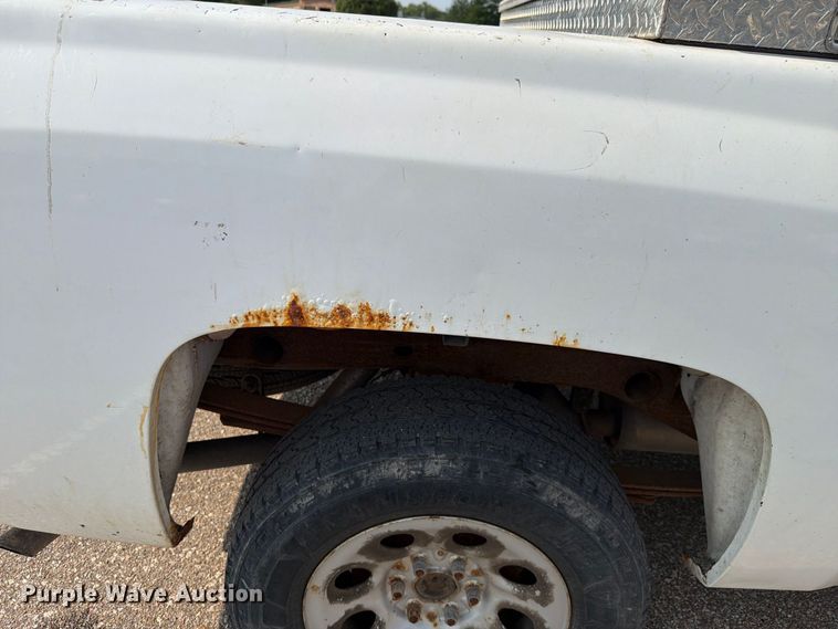 image for item FH6323 2013 Chevrolet Silverado 1500 Ext. Cab pickup truck