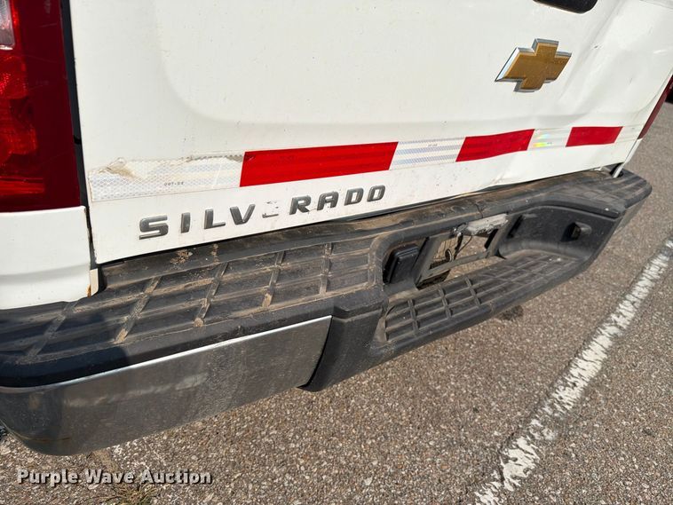 image for item FH6323 2013 Chevrolet Silverado 1500 Ext. Cab pickup truck