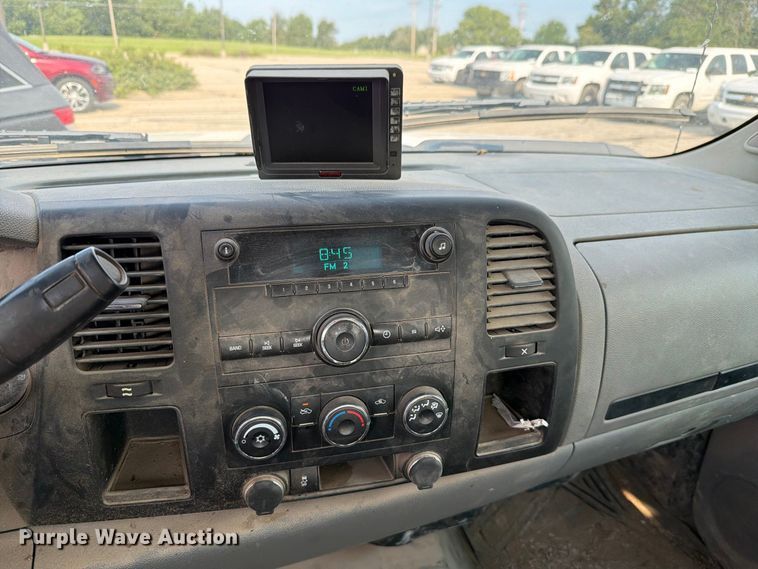 image for item FH6323 2013 Chevrolet Silverado 1500 Ext. Cab pickup truck