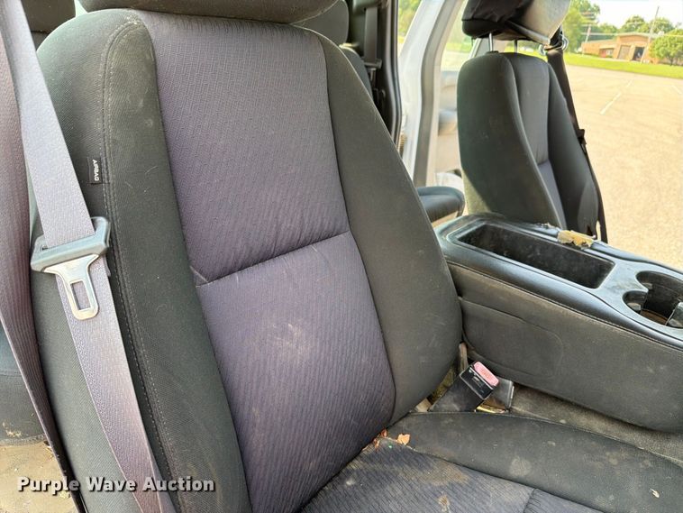 image for item FH6323 2013 Chevrolet Silverado 1500 Ext. Cab pickup truck