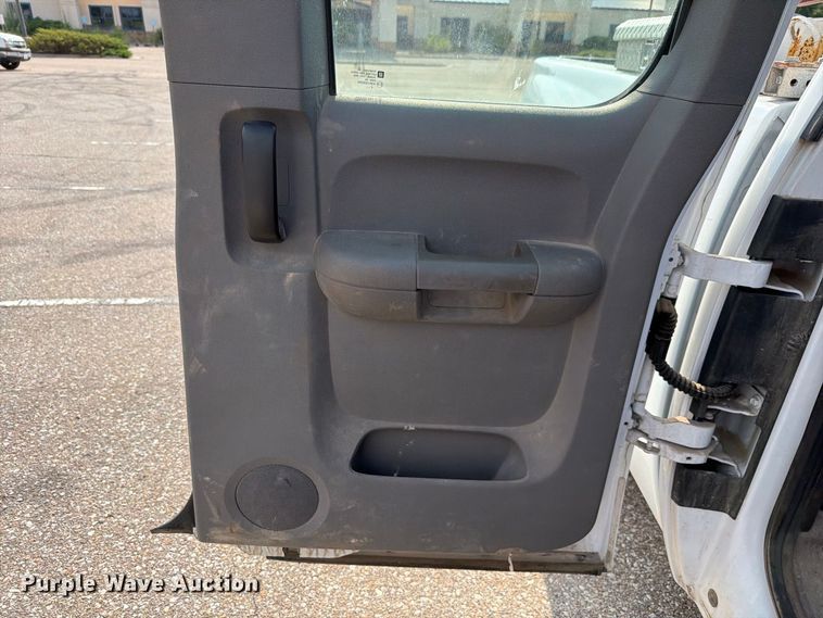 image for item FH6323 2013 Chevrolet Silverado 1500 Ext. Cab pickup truck