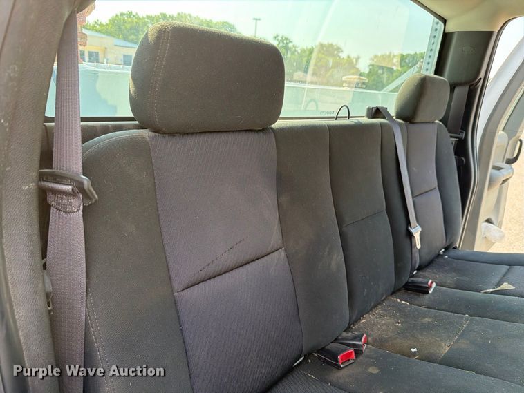 image for item FH6323 2013 Chevrolet Silverado 1500 Ext. Cab pickup truck