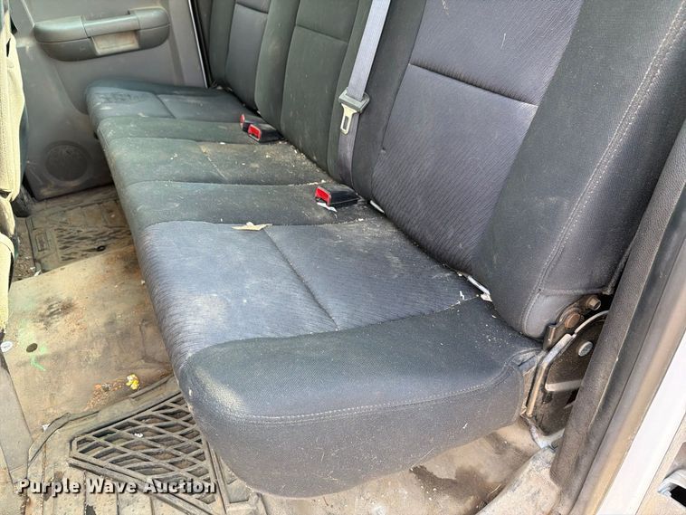 image for item FH6323 2013 Chevrolet Silverado 1500 Ext. Cab pickup truck