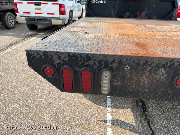 image for item FH6324 2007 Chevrolet Silverado Classic 1500 flatbed pickup truck