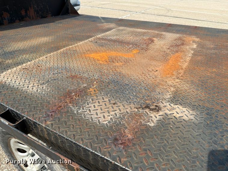 image for item FH6324 2007 Chevrolet Silverado Classic 1500 flatbed pickup truck