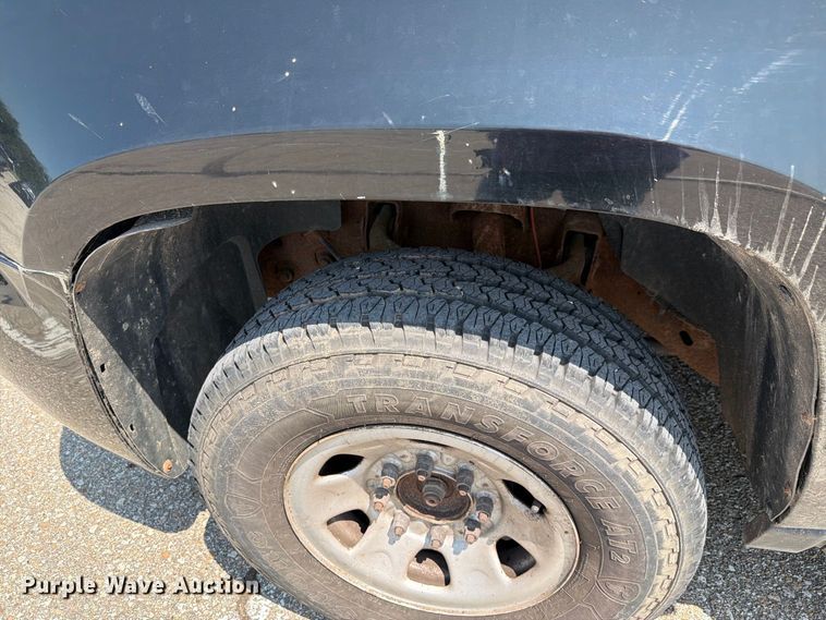 image for item FH6327 2012 Chevrolet Suburban 1500 SUV