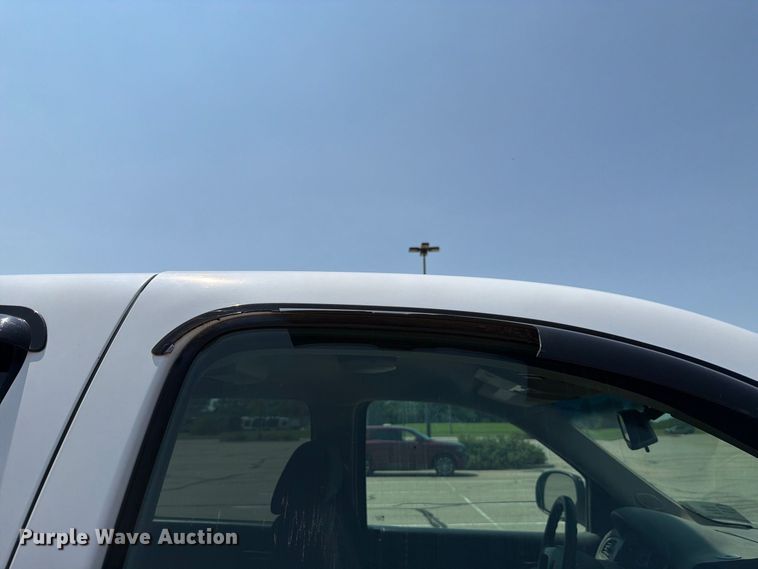 image for item FH6327 2012 Chevrolet Suburban 1500 SUV