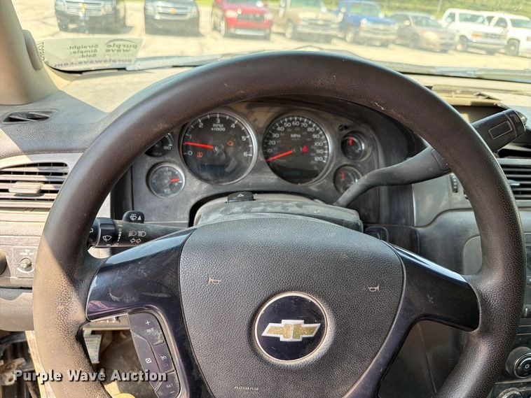 image for item FH6327 2012 Chevrolet Suburban 1500 SUV