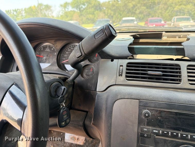 image for item FH6327 2012 Chevrolet Suburban 1500 SUV
